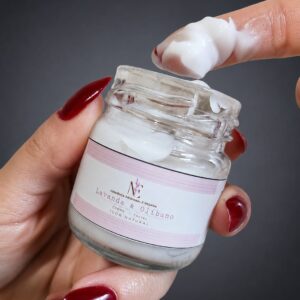 Hidratante facial - com óleos essenciais de lavanda e olíbano